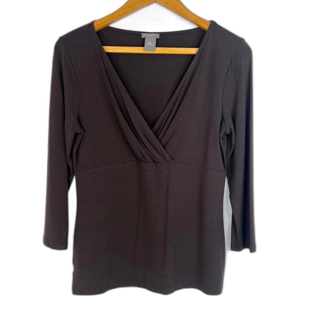 Ann Taylor Y2K Brown Vneck Empire Tshirt Blouse Fitted‎ Size MP Basic Casual